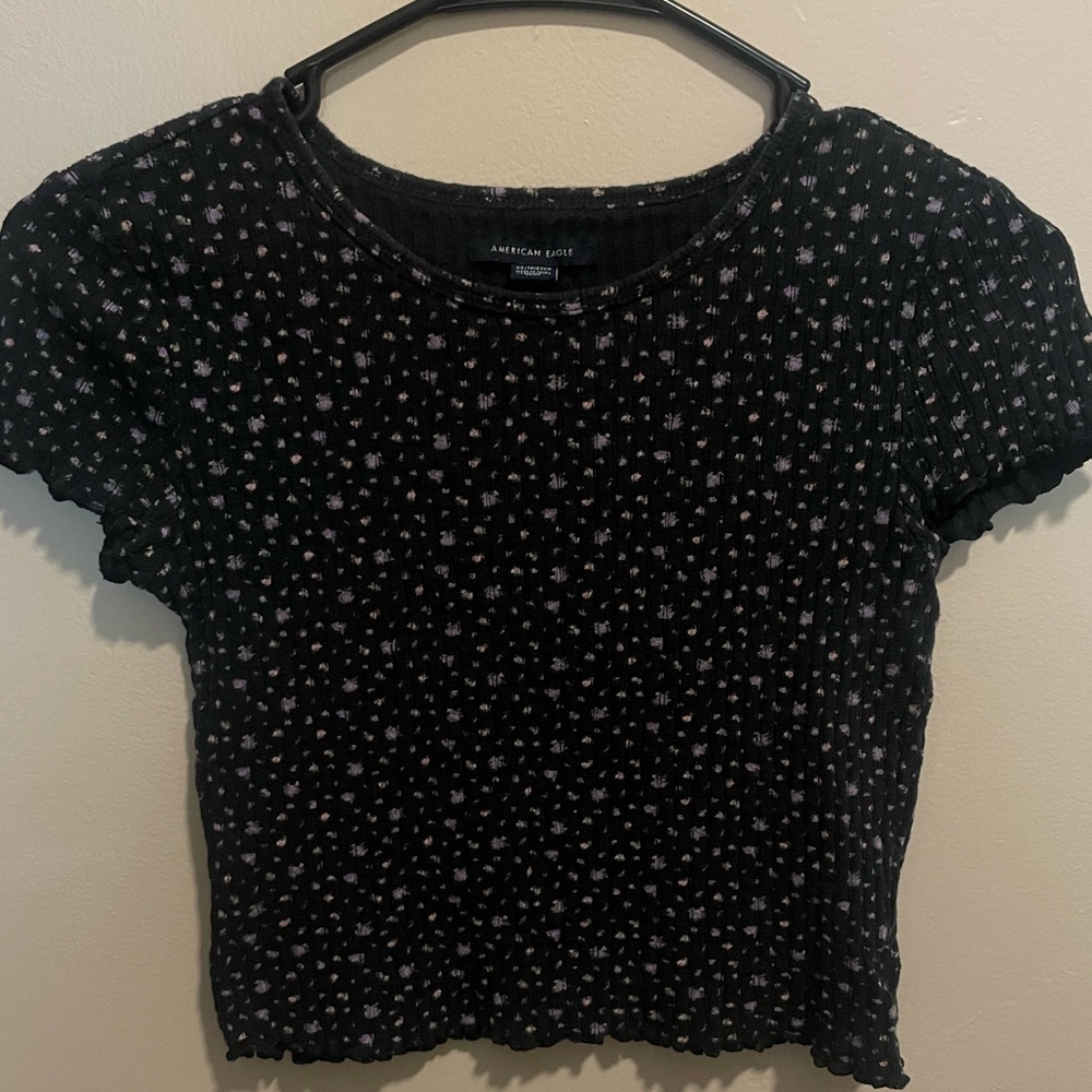 Womens XS American Eagle Floral Black Lettuce Hem Crop Top
